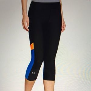 UA HEATGEAR®️ NOVELTY CAPRI COMPRESSION TIGHTS